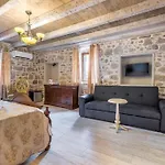 Historic Plaza Varos Split (Adults Only)