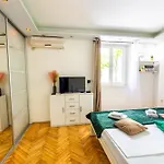 Apartment Corner