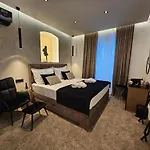 Ma Pe Luxury Rooms