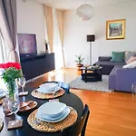 The Golden View Apartment