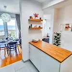 The Golden View Apartment