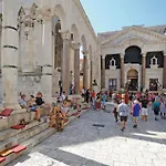 Nice Apartment In Split With Wifi