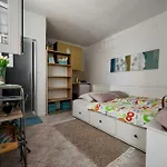 Nomi Studio Split