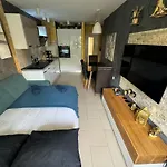 Apartment Astra With Private Parking