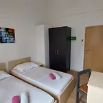 R&E Apartment