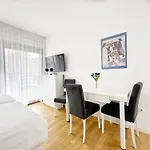 S\'Akvarel 7 - New & Modern Studio