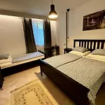Split Right Place****Cozy And Completely New