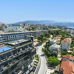 Apartment With Terrace And Free Parking - Beach Nearby