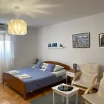 Beautiful Cozy Apartment Jug In Nice Neighbourhood.