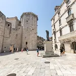 Toni Old Center