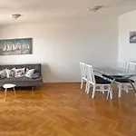 Apartmani Lo- Sunny Sea View