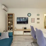 Central Apartment Josko - Combine Parking&Beach&Old Town