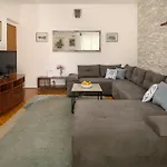 Apartment Villa Lovli