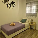 Apartment Gogo Free Parking
