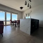 Chill Blue - Split Apartment