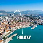 Galaxy - Futuristic Apartment Split