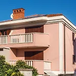 Lovely Apartment In Split With Wifi
