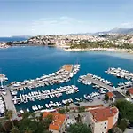 Lovely Apartment In Stobrec With Wifi