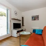 Apartment West Coast