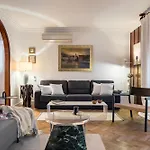 Mariuci Residence With Lush Terrace And Private Garage