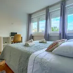 Nikola\'S Nest