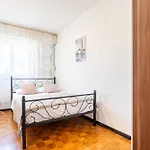 Spacious 3 Bedroom Apartment Chiara Near Beach & Old Tovn