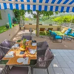 New Delux Green Garden Apartment With Hotube ****