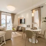 The Pleasurist - Apartment With Private Heated Pool And Terrace