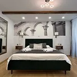 Palace Luxury Room