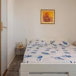 Luxury Apartment Near The Beach
