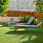 Antique Garden Villa