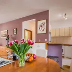 Apartment See Everlasting Split