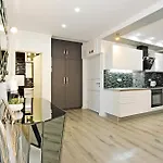 Villa Naomi