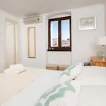 Apartment Palace