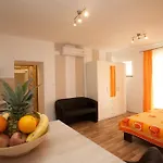 Central Luxury Rooms Izidor
