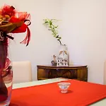 Apartment Leatoni