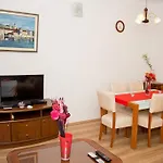 Apartment Leatoni