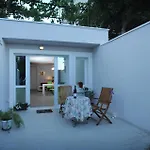 Apartment Outlet