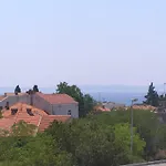 Apartment Near The Beach