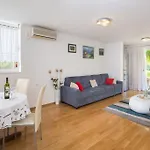 Apartment Mirjana