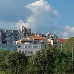 Luxury Rooms Near The Beach3