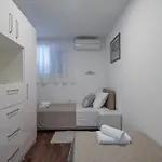 Drop In Split Luxury Suites