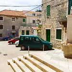 Apartments & Room Rollex