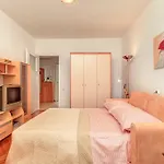 Apartment Barbaresko Split