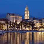 Luxury Accommodation Marino