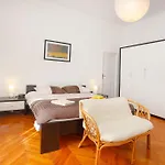 Beach Apartment Bacvice