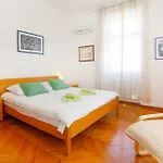 Beach Apartment Bacvice