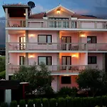 Apartments Cetina