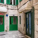 Guesthouse Main Square
