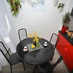 Sunshine Apartment